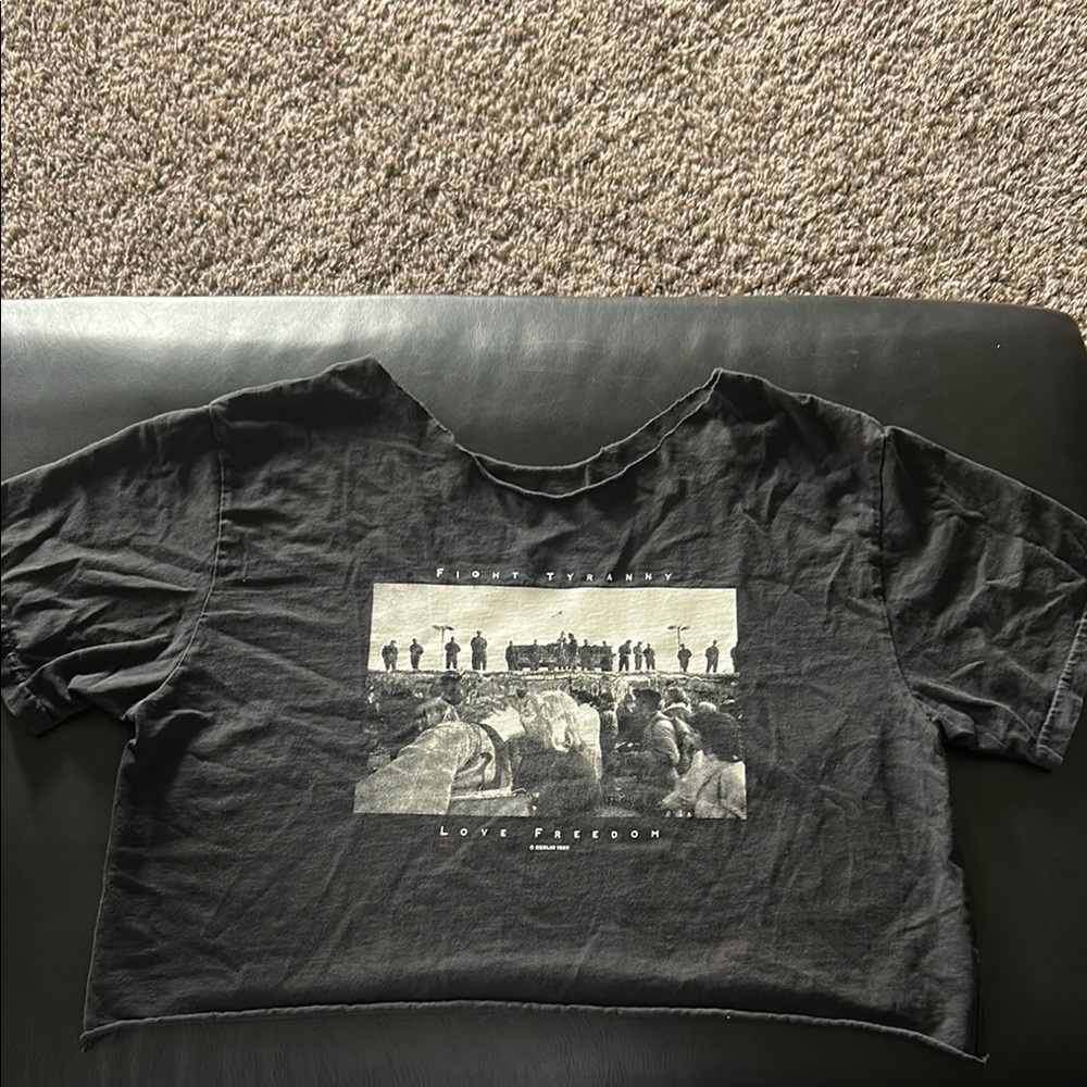 PacSun Black Graphic Crop Top